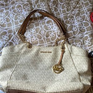 MK purse with matching wallet